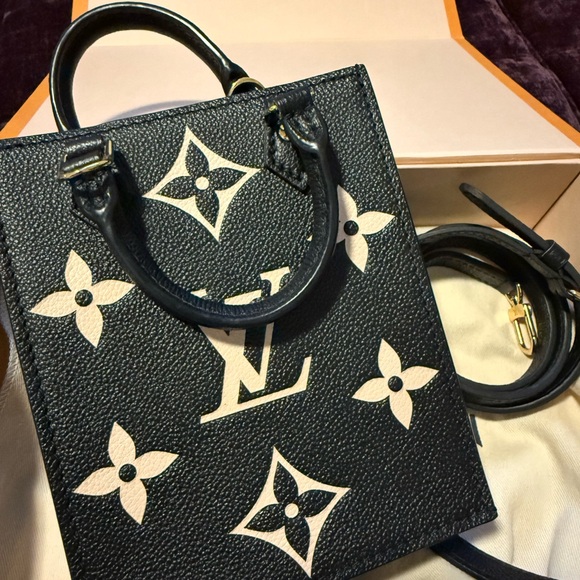 Louis Vuitton Black and Cream Mini Bag - Picture 2 of 7
